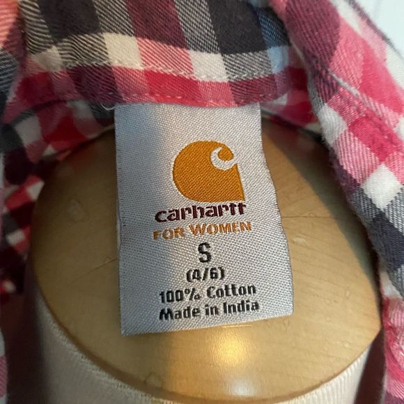 Carhart women’s plaid shirt - Picture 5 of 5